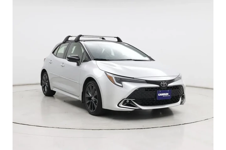 $26998 : Toyota Corolla Hatchback 202 image 1