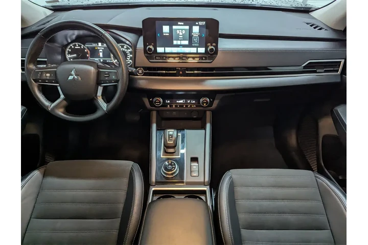 $24797 : Mitsubishi Outlander 2024 SE image 6