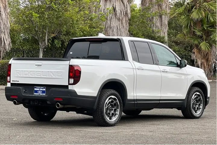 Honda Ridgeline 2024 AWD Bla image 3