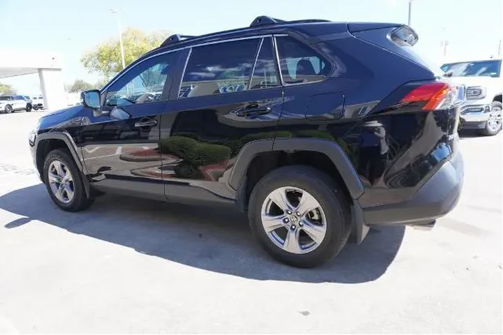 $31888 : Toyota RAV4 2023 XLE 4dr SUV image 4