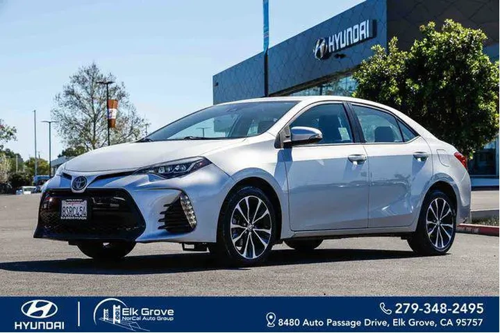$17494 : Toyota Corolla 2017 SE 4dr S image 1