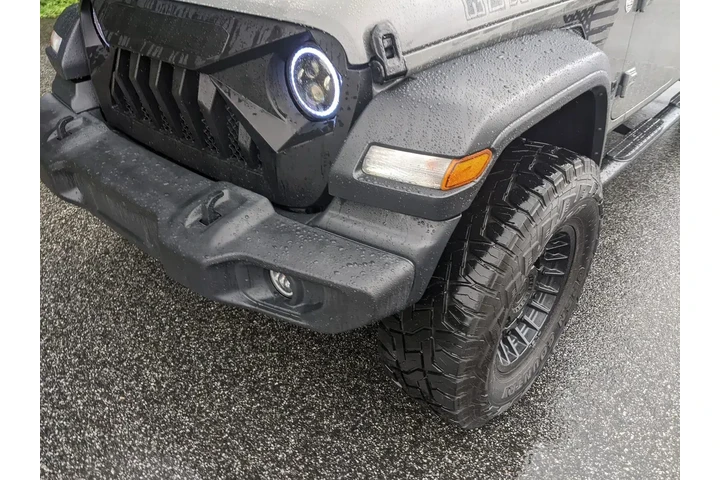 $25500 : Jeep Gladiator 2020 4x4 Spor image 10