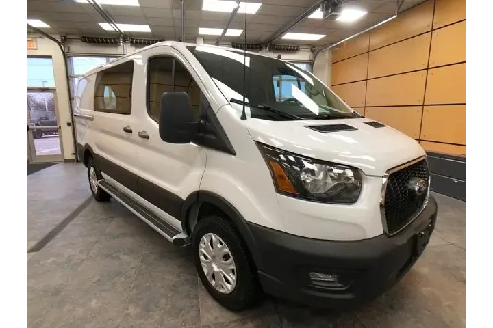 $32256 : Ford Transit 2024 250 3dr SW image 1