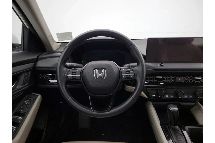 $27998 : Honda Accord Hybrid 2023 EX- image 10