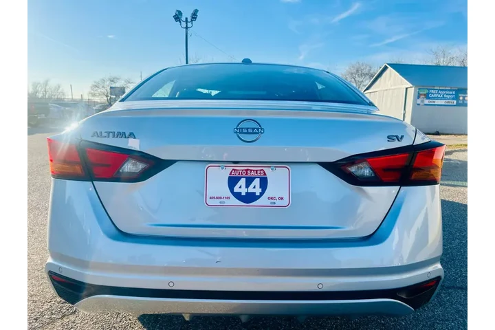 $22995 : 2024 Altima 2.5 SV image 6