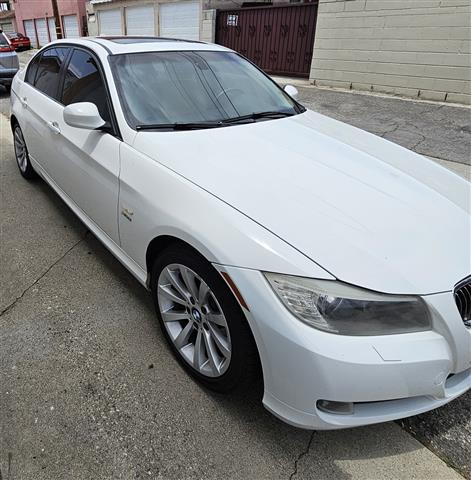 $7500 : 2011 Bmw 3 series image 5