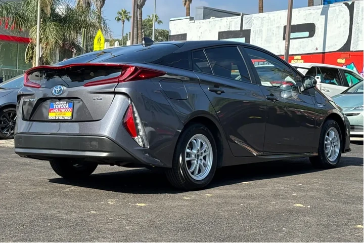 $24989 : Toyota Prius Prime 2022 LE 4 image 4