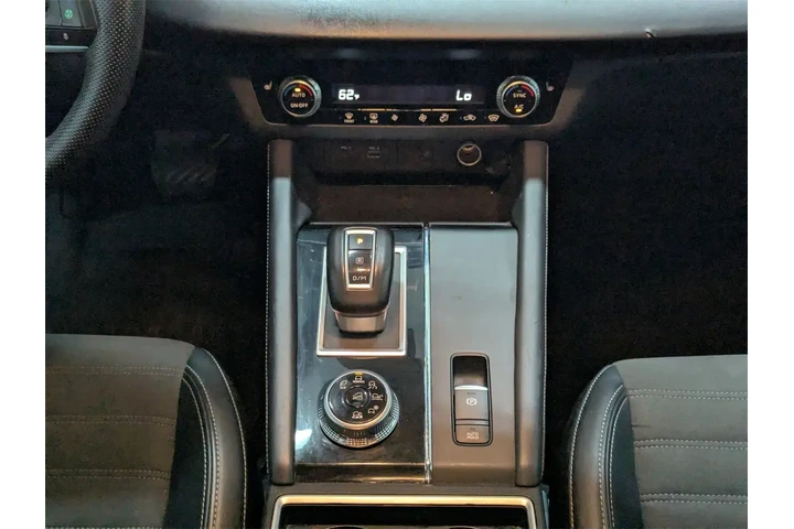 $24897 : Mitsubishi Outlander 2024 AW image 10