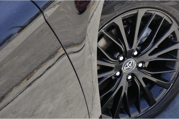 2019 Toyota Camry SE image 8