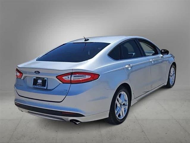 $12990 : Pre-Owned 2016 Ford Fusion SE image 8