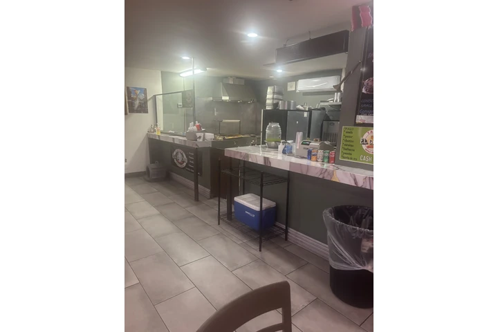 $1 : Venta o renta restaurante image 3