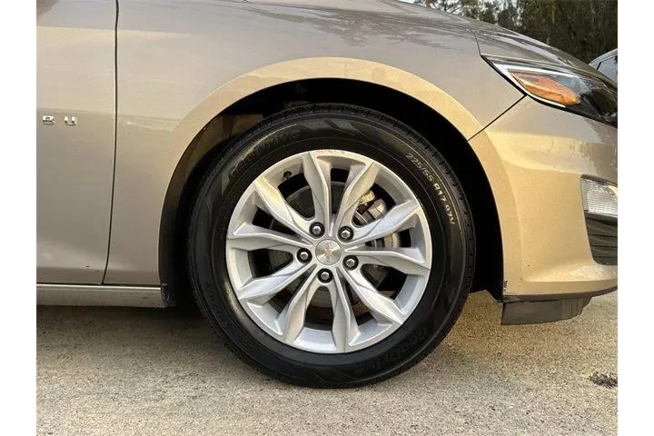 $21798 : Chevrolet Malibu 2025 LT 4dr image 3