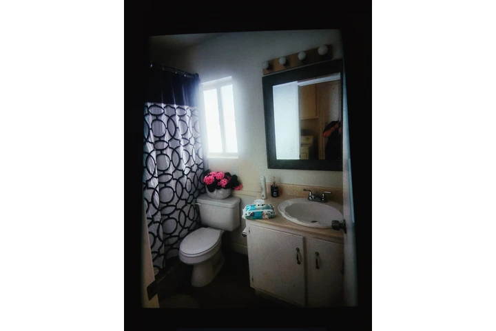 $800 : Rento cuarto Moreno valley image 5