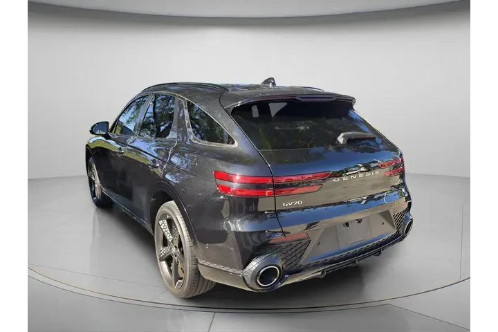 $37681 : Genesis GV70 2023 AWD 2.5T S image 7