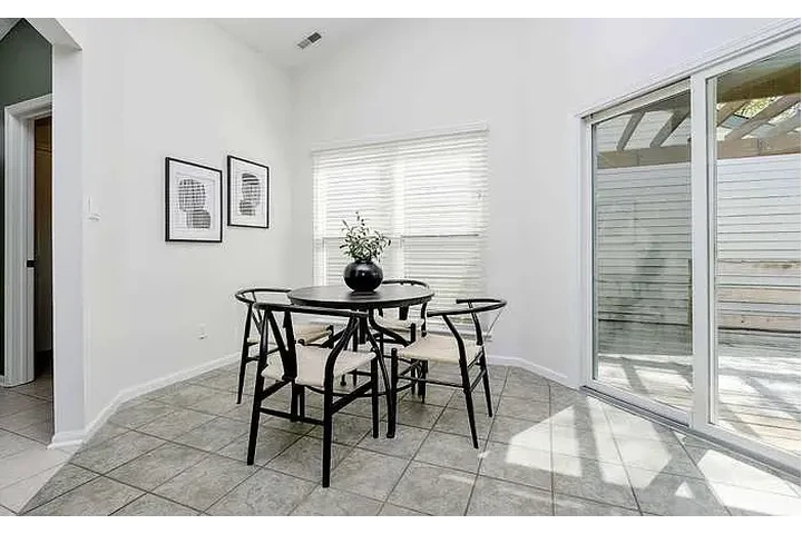 $1100 : HOUSE RENT IN INDIANAPOLIS image 4