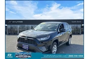 $26341 : Toyota RAV4 2022 AWD LE 4dr thumbnail