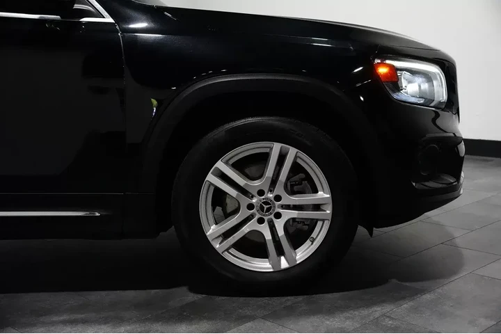 $21108 : 2020 GLB 250 image 4