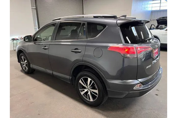 $18847 : Toyota RAV4 2017 XLE 4dr SUV image 5