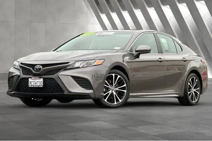 $19800 : Toyota Camry 2020 SE 4dr Sed image 2