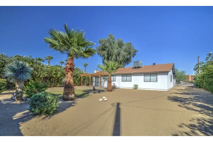 $3200 : Rent image 1