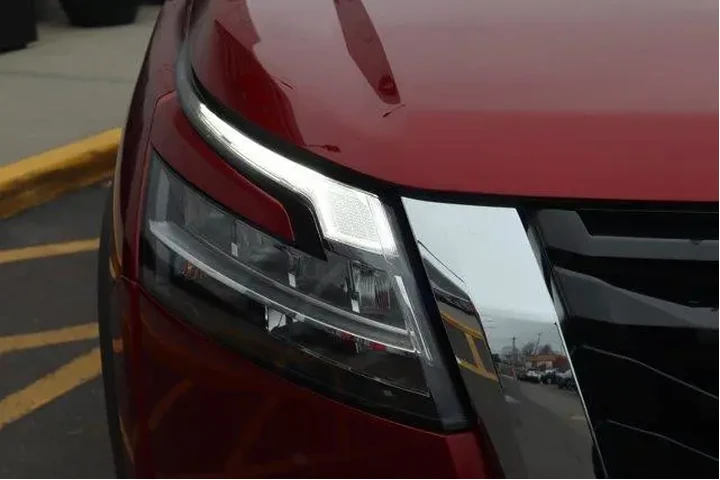 $33265 : Nissan Pathfinder 2023 AWD S image 8