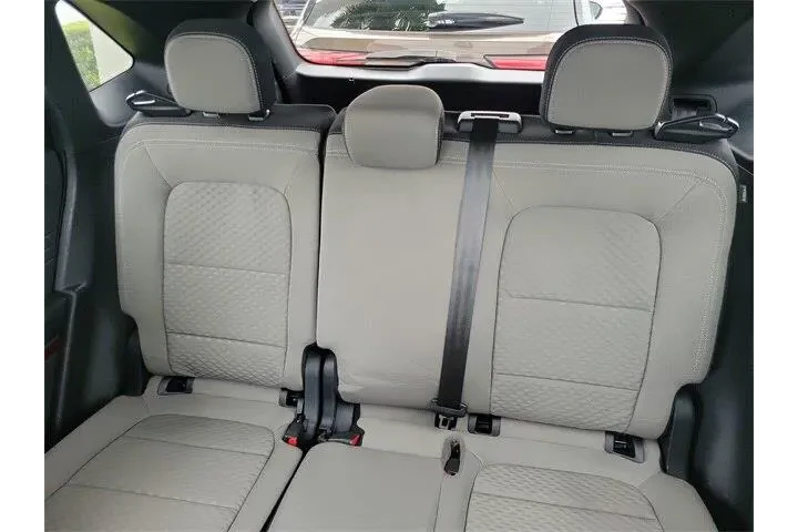 $15990 : Ford Escape 2021 SE 4dr SUV image 10