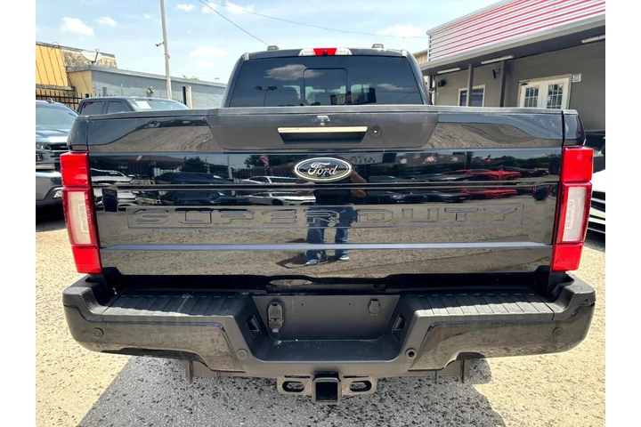 2020 F-250 Crew Cab 4dr 152.2 image 4