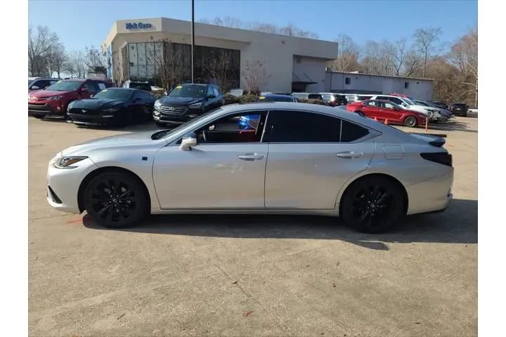 $33303 : Lexus ES 350 2021 F SPORT 4d image 3