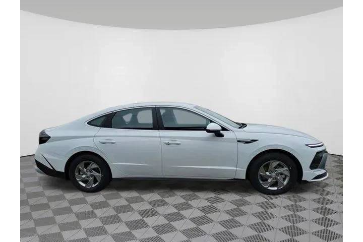 $28030 : Hyundai SONATA 2025 SE 4dr S image 2