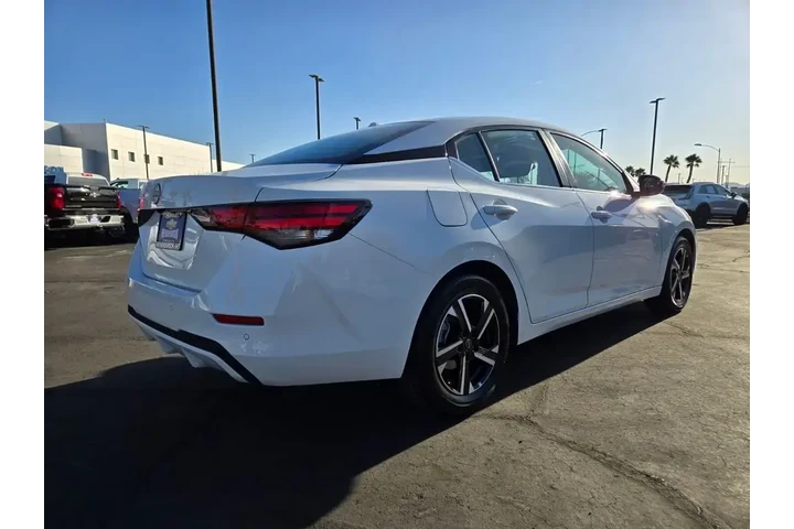 $19592 : Nissan Sentra 2025 SV 4dr Se image 6