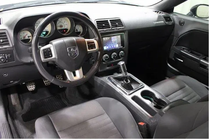 $15982 : Dodge Challenger 2014 R/T 2d image 2