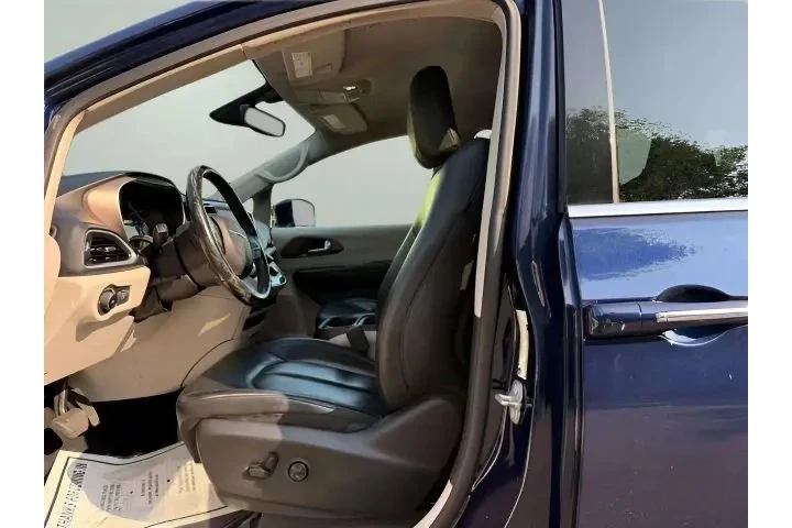 $16880 : 2018 CHRYSLER PACIFICA TOURIN image 10