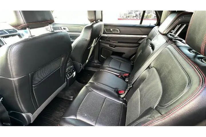 $17900 : Ford Explorer 2017 AWD Sport image 9