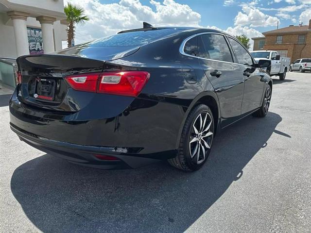 $15950 : Pre-Owned 2018 Malibu LT Seda image 6