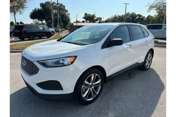 $19825 : Ford Edge 2023 AWD SE 4dr Cr image 8