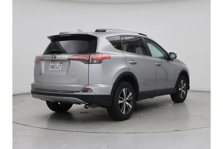 $24998 : Toyota RAV4 2017 AWD XLE 4dr image 8