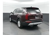 $23223 : Kia Telluride 2022 LX 4dr SU thumbnail