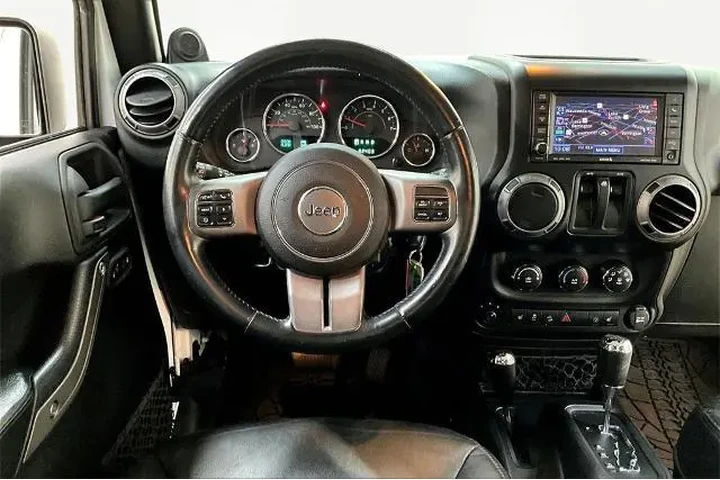 $17900 : Jeep Wrangler 2013 4x4 Sahar image 5