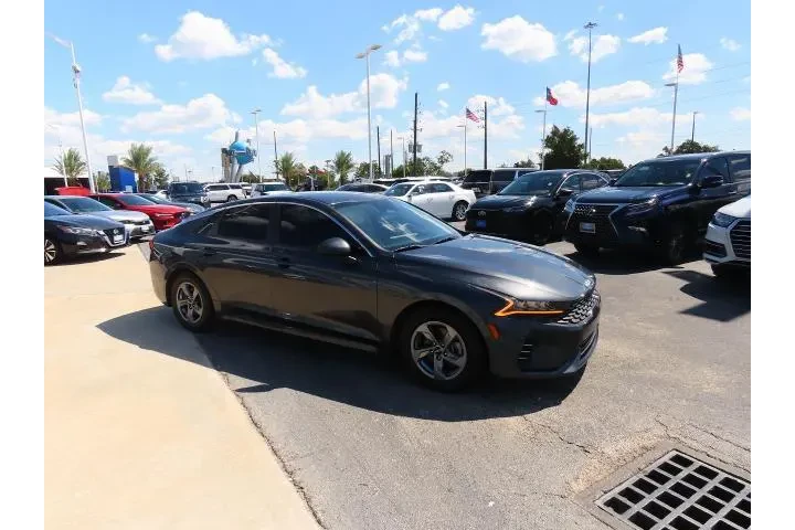 $18999 : Kia K5 2022 LXS 4dr Sedan image 5