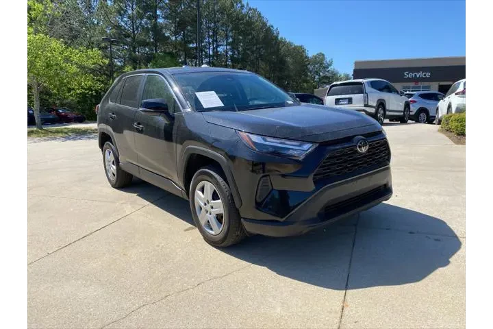 $29820 : Toyota RAV4 2025 AWD LE 4dr image 8