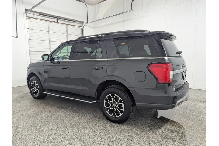 $35597 : Ford Expedition 2022 4x2 XLT image 4