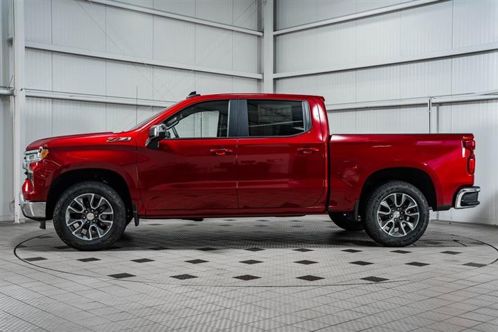 $62635 : 2024 Silverado 1500 LT image 4