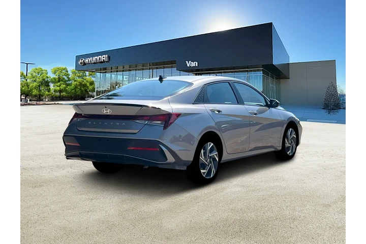 $19999 : Hyundai ELANTRA 2025 SEL Spo image 7