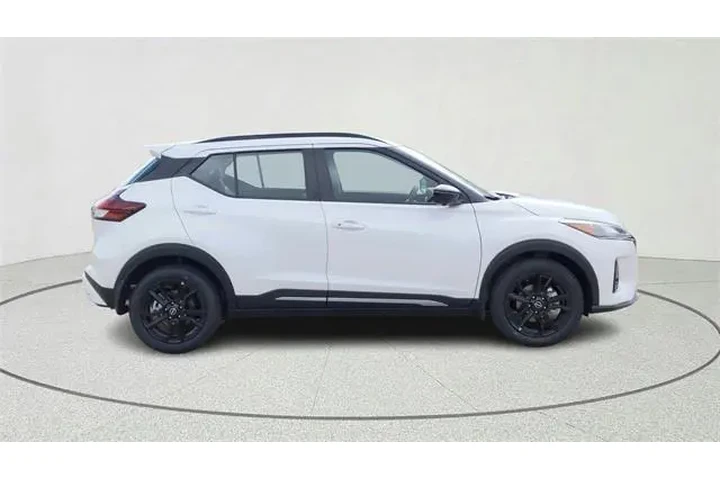 $20950 : Nissan Kicks 2024 SR 4dr Cro image 8