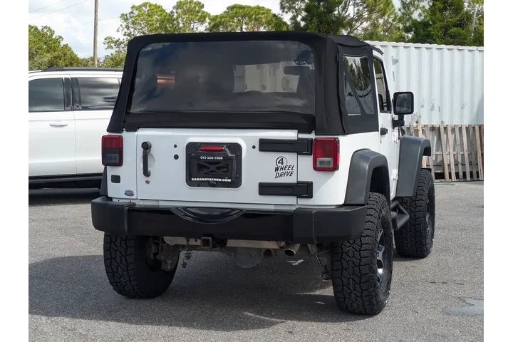 $18000 : Jeep Wrangler 2016 4x4 Sport image 4