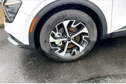 $27612 : Kia Sportage 2024 EX 4dr SUV thumbnail