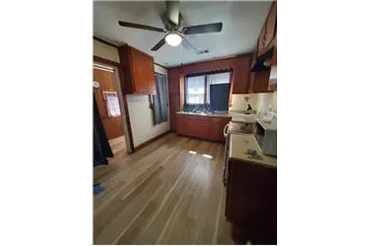$1600 : Rental property with 3 bedro image 8