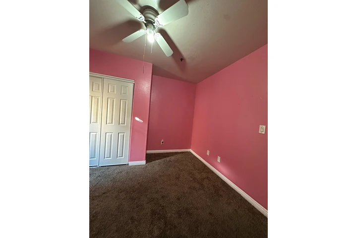 $900 : Cuarto en renta image 1