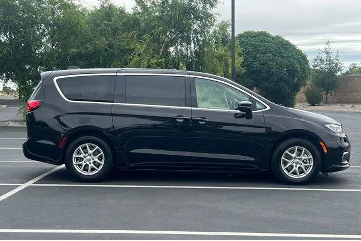 $26502 : Chrysler Pacifica 2024 Touri image 10