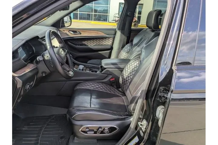 $29995 : Jeep Grand Cherokee L 2021 4 image 4